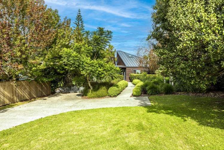 14 Esslin Road Surfdale_1