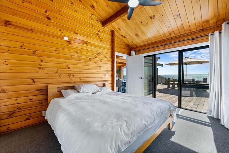 3 Edwin Mitchelson Road Muriwai Beach_14