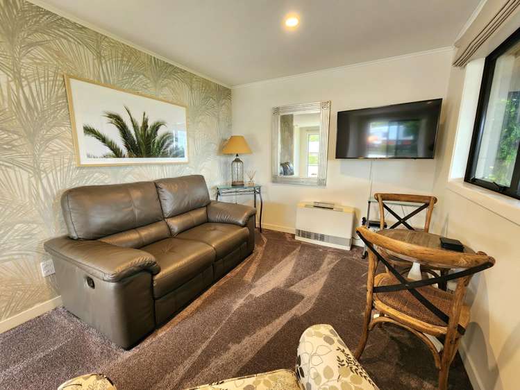 10 Gilbert Road Paroa_21