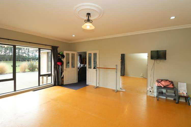 121 Mason Road Seaward Bush_23