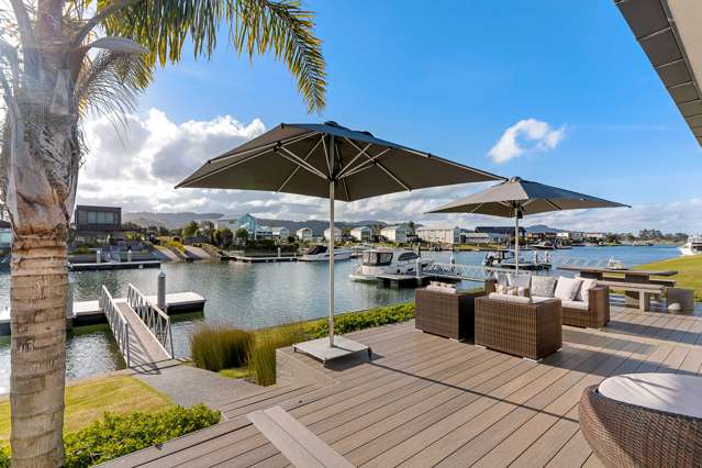 Waterfront Luxury - Easy Living!