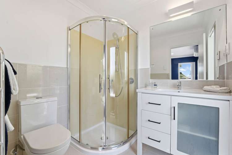 6 Viridian Lane Greenhithe_12