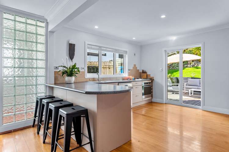 532 Beach Road Murrays Bay_4