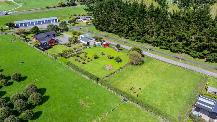 12 Beach Road Urenui_22
