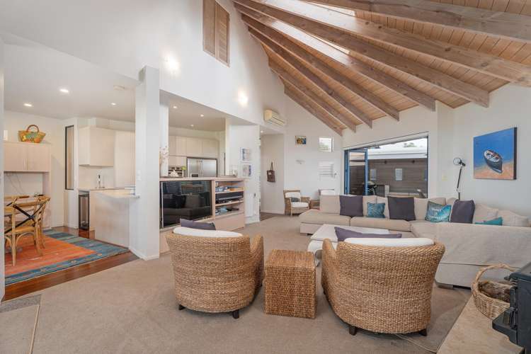 8 Courtney Close Pauanui_7