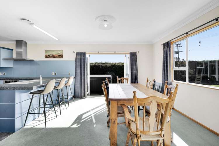 2775 Eltham Road_4