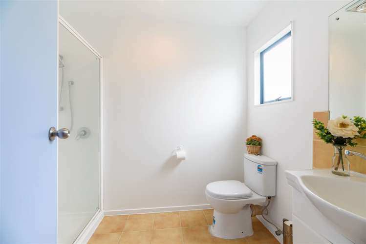 111a Rosier Road Glen Eden_11