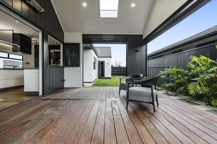 28 Honeyfield Drive Whalers Gate_12