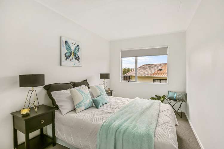 13 Maywood Crescent Glen Eden_11