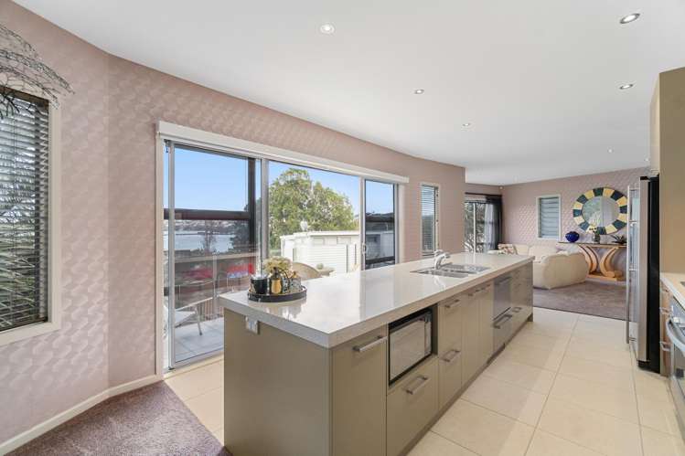 163A Paritai Drive Orakei_17