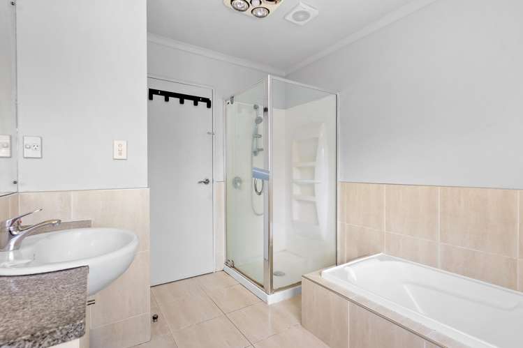 25 Speyside Crescent Flat Bush_16