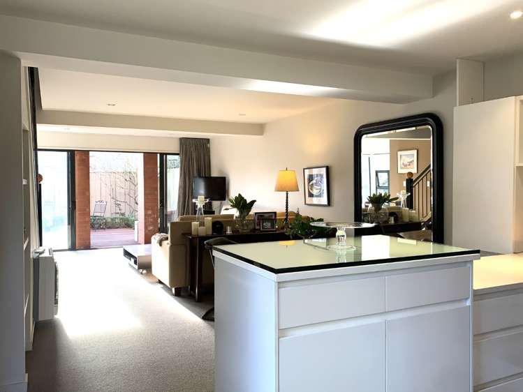 1/56 Hewitts Road Merivale_5