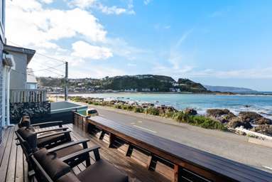 2/104 Owhiro Bay Parade_1