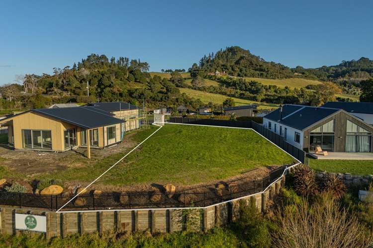 7 Joyce Harsant Place_3