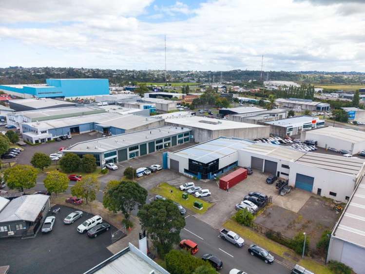 9-11 Paramount Drive Henderson_13