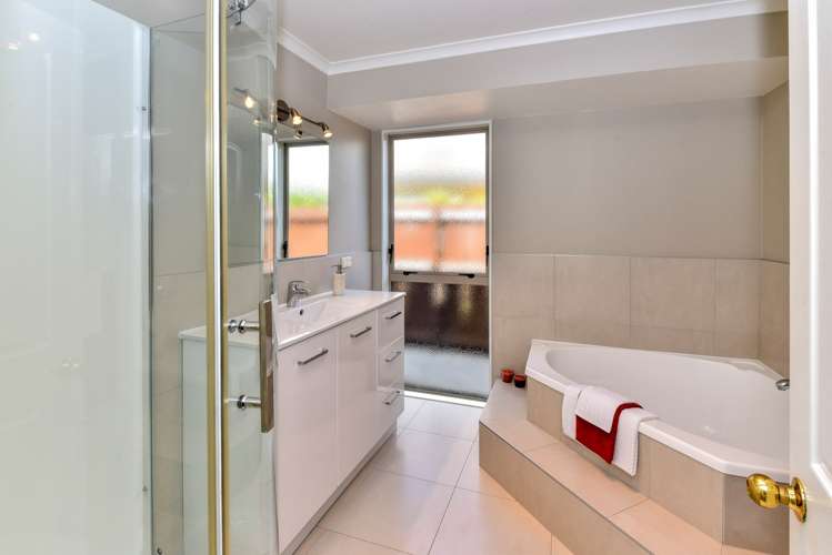 20 Trossach Place Wattle Downs_13