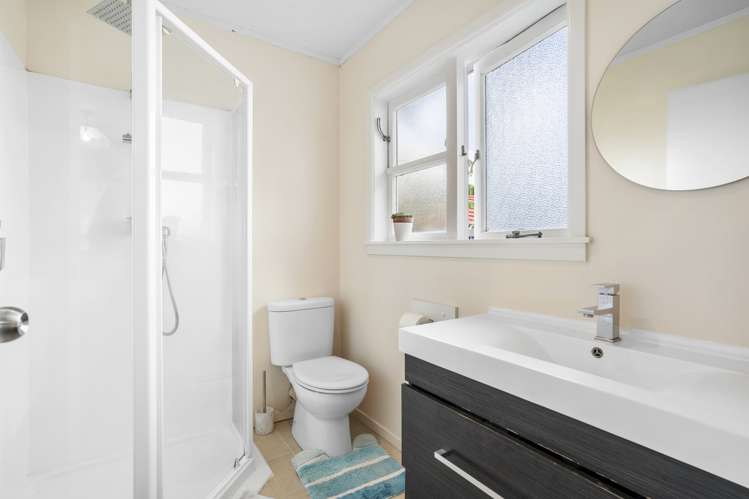 110 Mcleod Road Te Atatu South_12