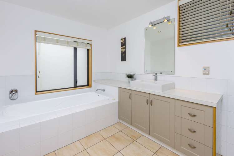 22 Mount Marua Way Timberlea_13