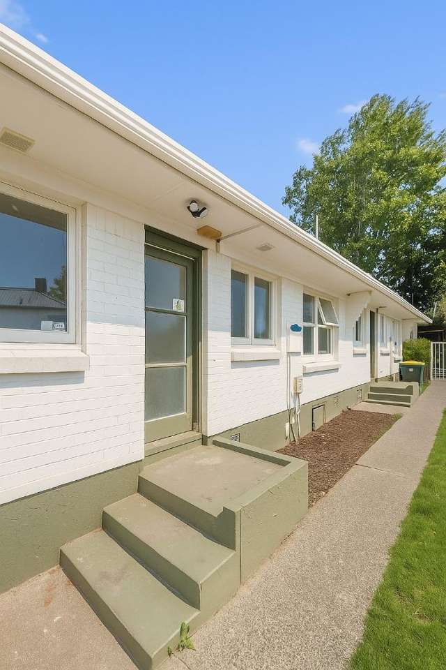 Comfortable Two-Bedroom Near CBD