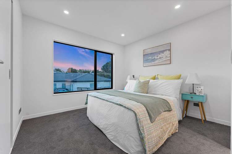 98a Royal Road Massey_10