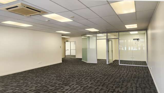 Level 1, Suite 2/120 Devonport Road Tauranga Central_3