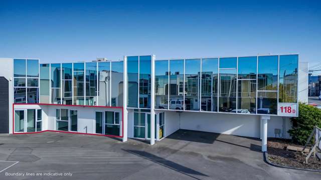 Functional ground floor office with parking