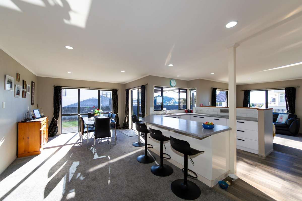 84 Churchill Drive_1