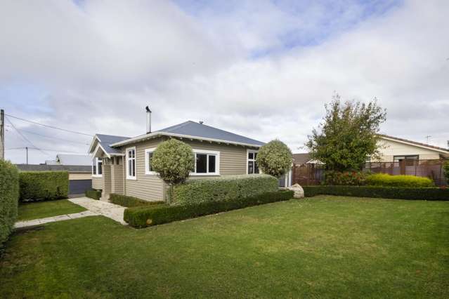 IMPRESSIVE CHARACTER HOME IN SOUTH HILL