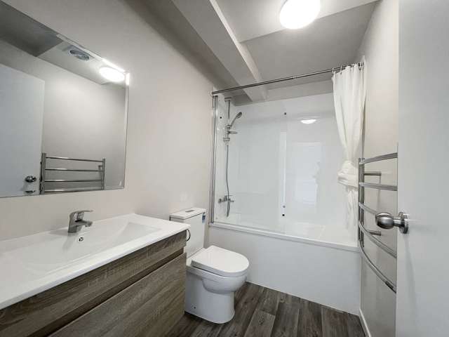 2/338 Royal Road Massey_2