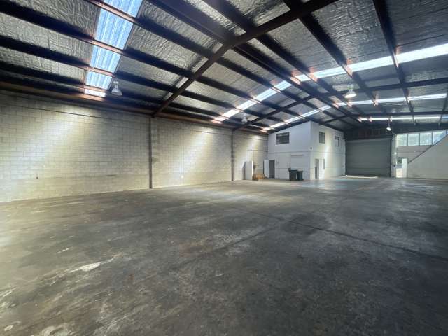 High Stud Standalone Warehouse with Yard