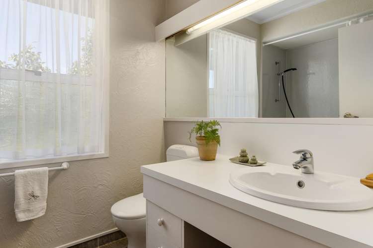 38 Woods Avenue Matua_15