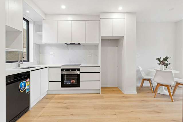 START IN STYLE IN SWEET LOCATION!