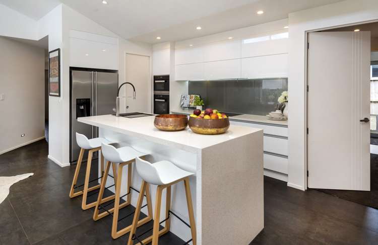 8 Defender Crescent Beachlands_9