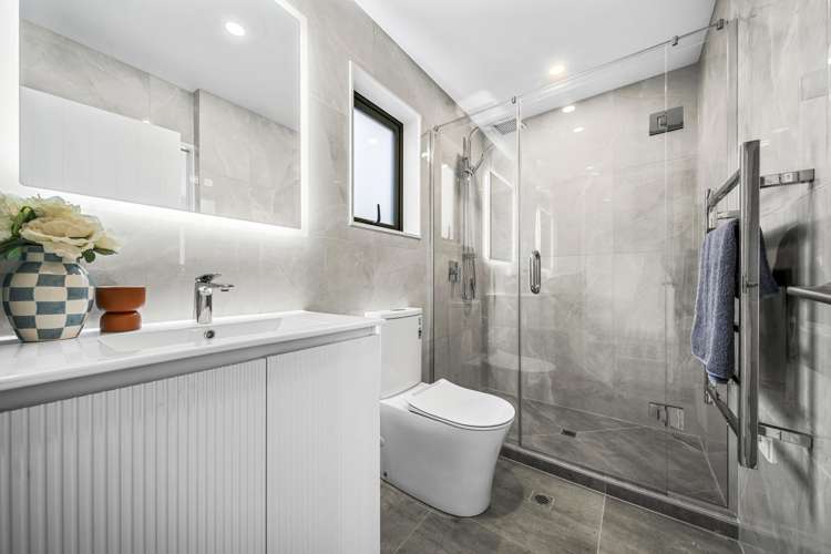 5/1088 Beach Road Torbay_11