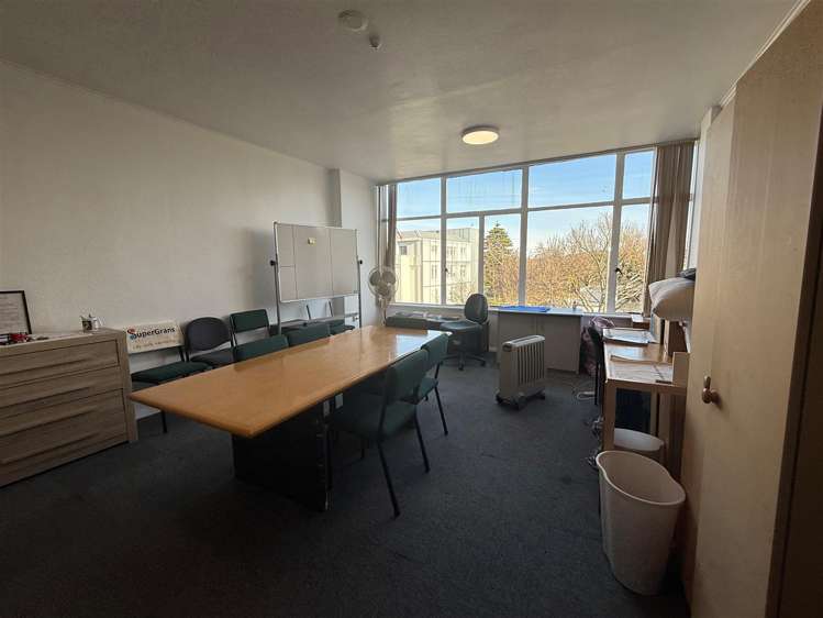 Suite 204, Level 1. 1 Knights Road Hutt Central_4