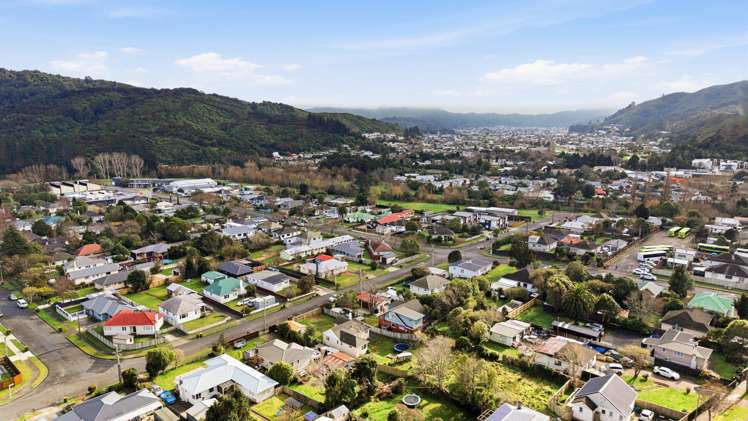 19 Peel Place Wainuiomata_12