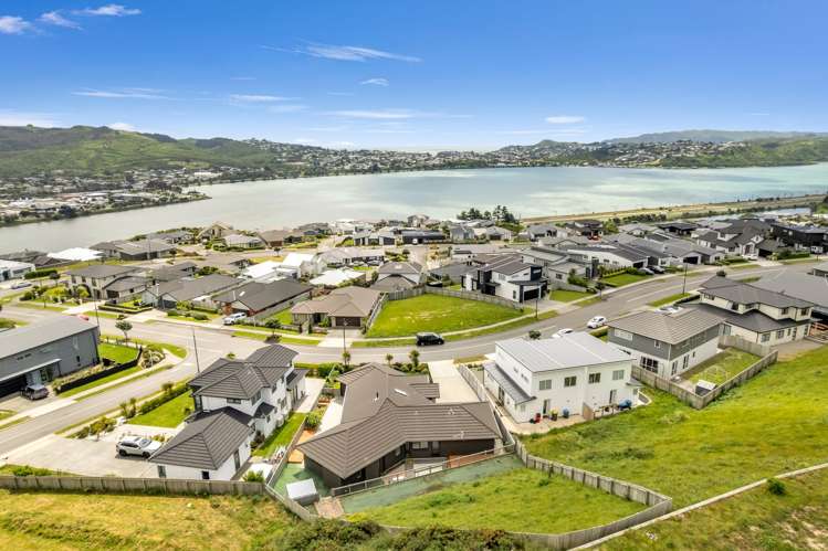 117 Queen Charlotte Drive Aotea_22