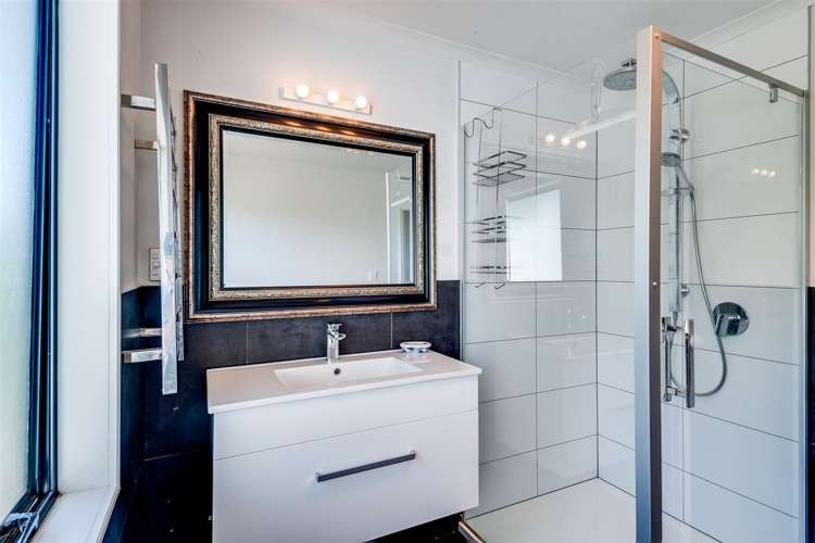 85 Le Quesne Road Bay View_12