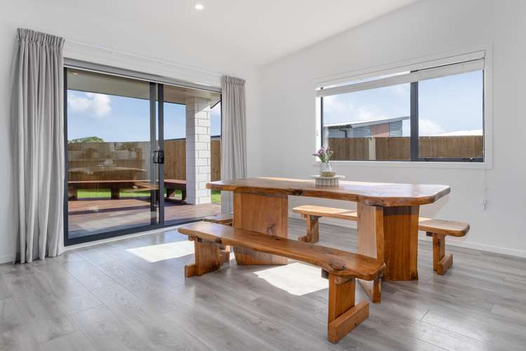 14 Ash Close Levin_11