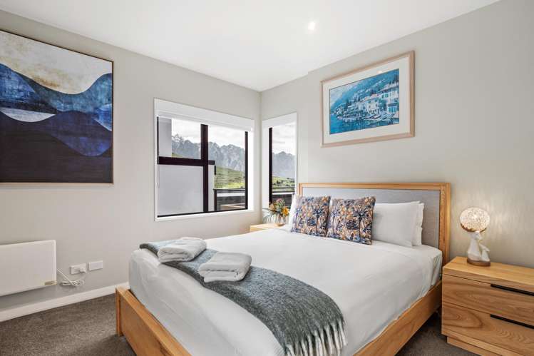 3 Conifer Lane Queenstown_21