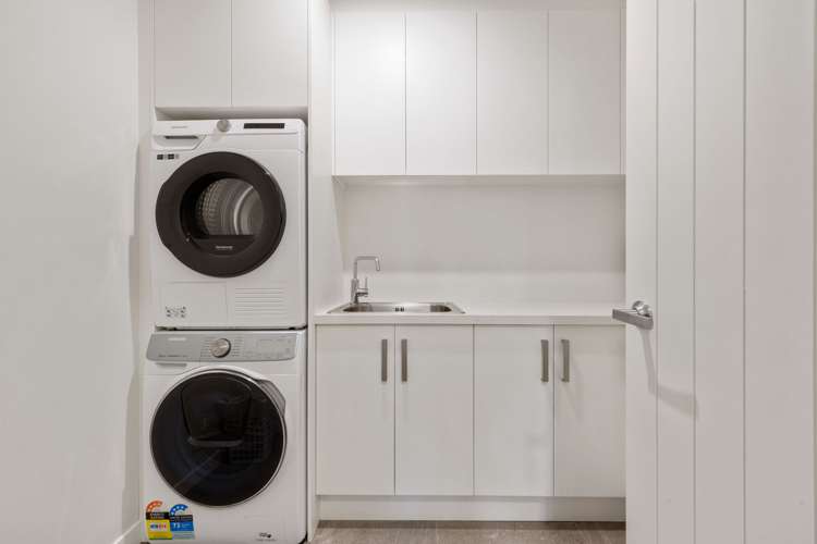 9 Shadbolt Drive Leamington_19