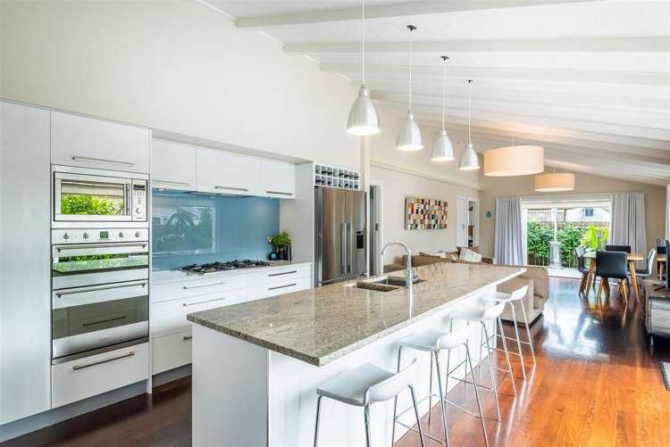 30 Old Lake Road Narrow Neck_7