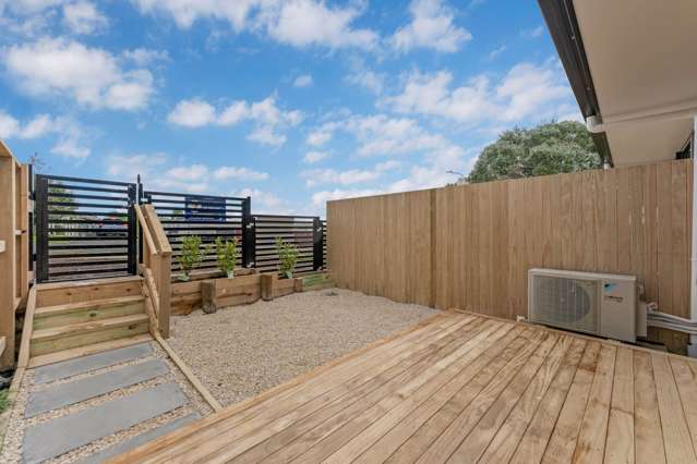 2/21 Baird Street Howick_2