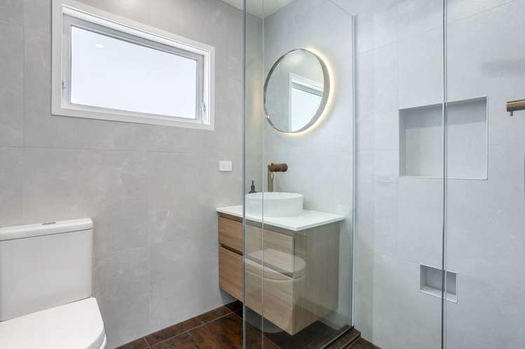 2/60 Chartwell Avenue Glenfield_15