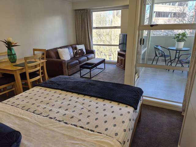 Beautifully Furnished Renovated CBD Studio