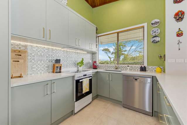 2/84 West Coast Road Glen Eden_2