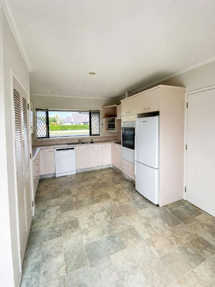 59 Chedworth Avenue 1054_4