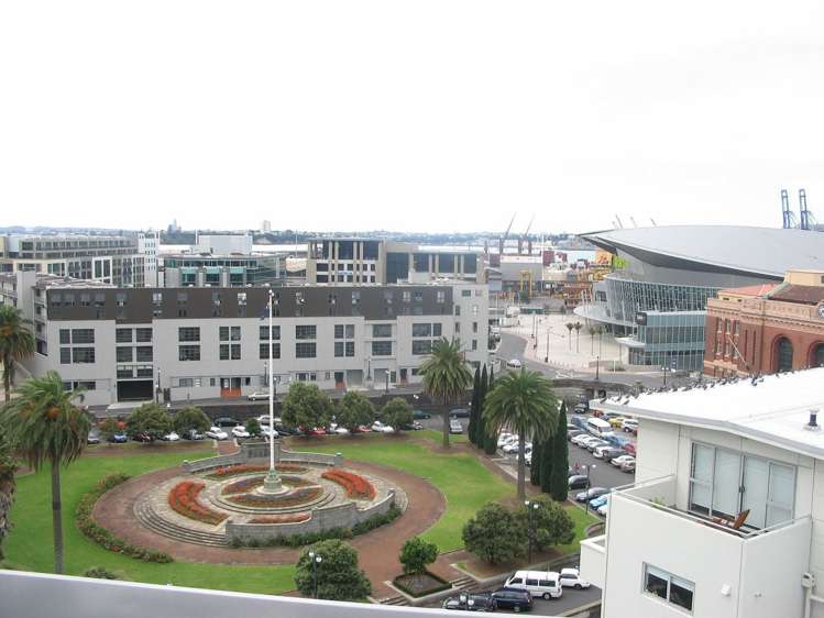 702/10 Ronayne Street_0