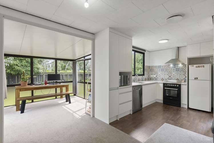 2/88b Kelvin Road Papakura_6