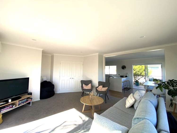 2/23 Peach Road Glenfield_9